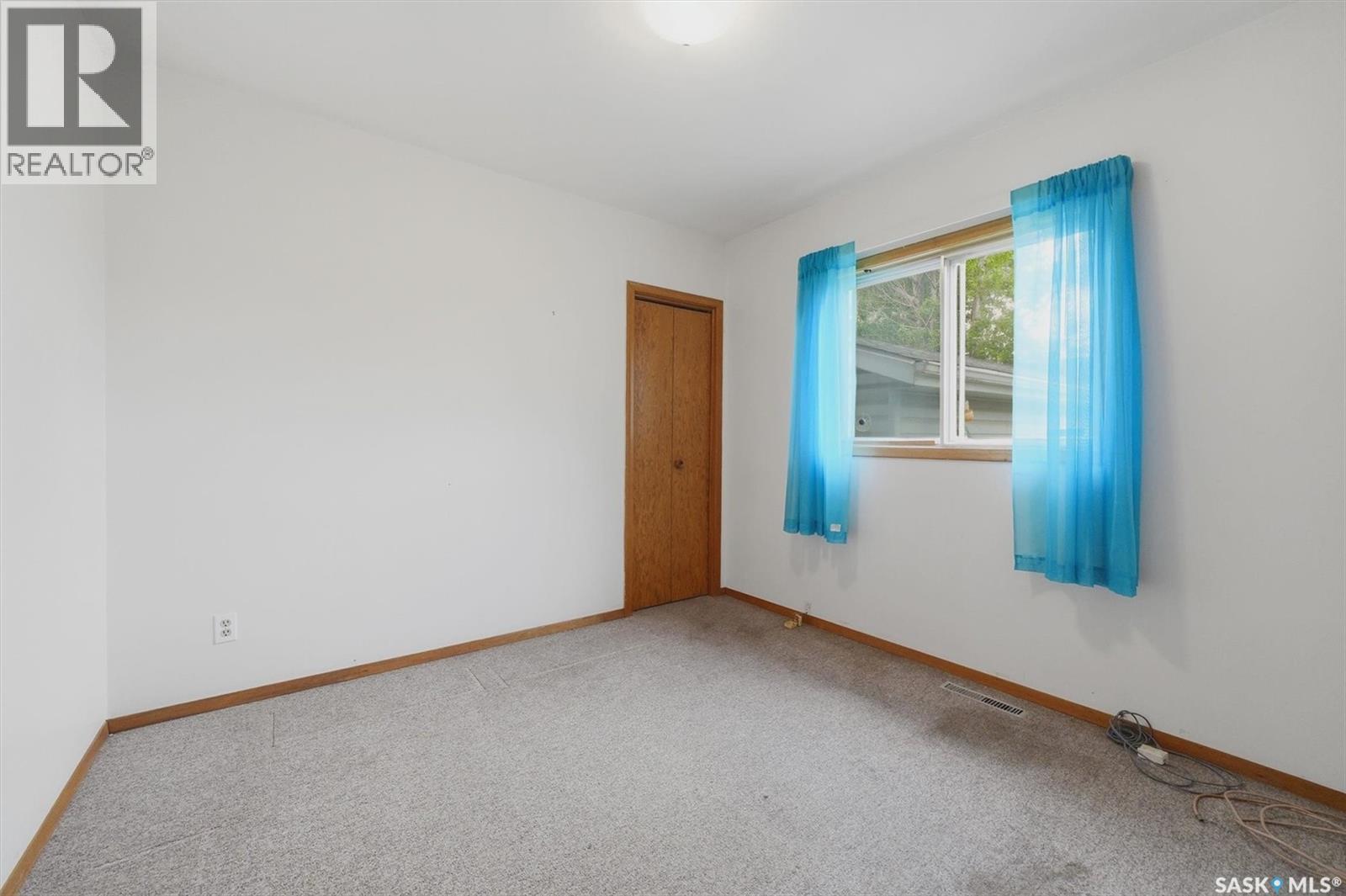 99 Howell AVENUE — photo 18