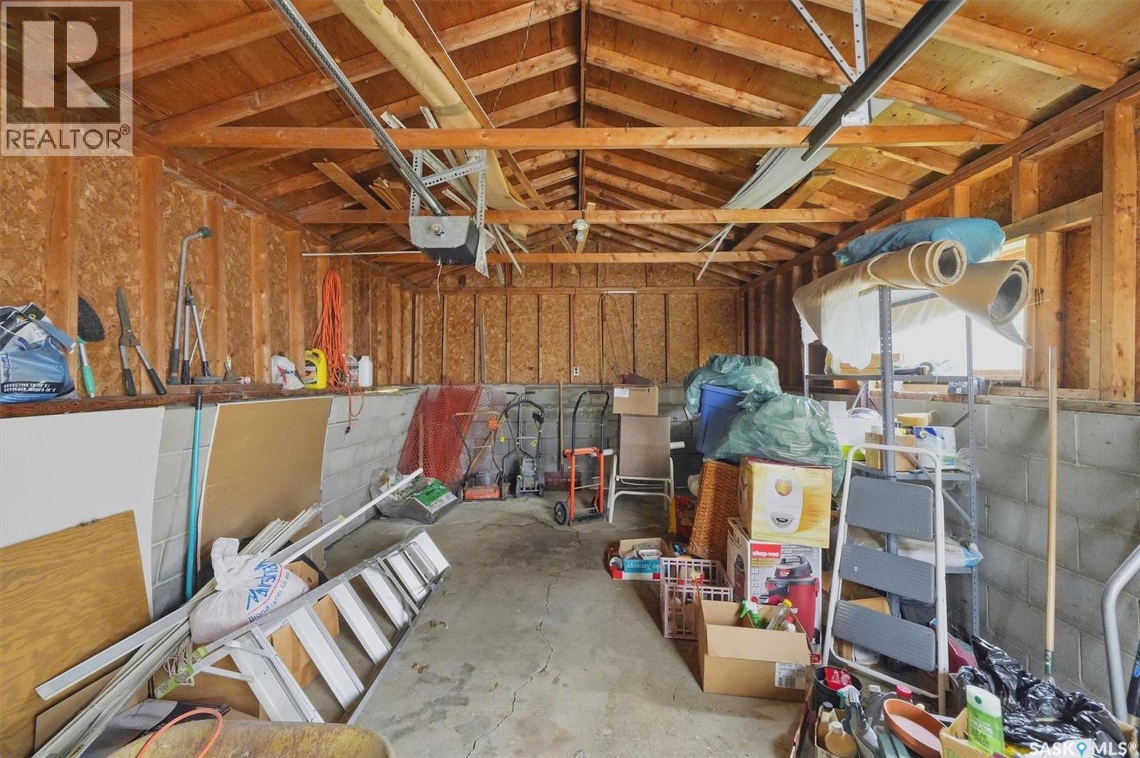 99 Howell AVENUE — photo 34
