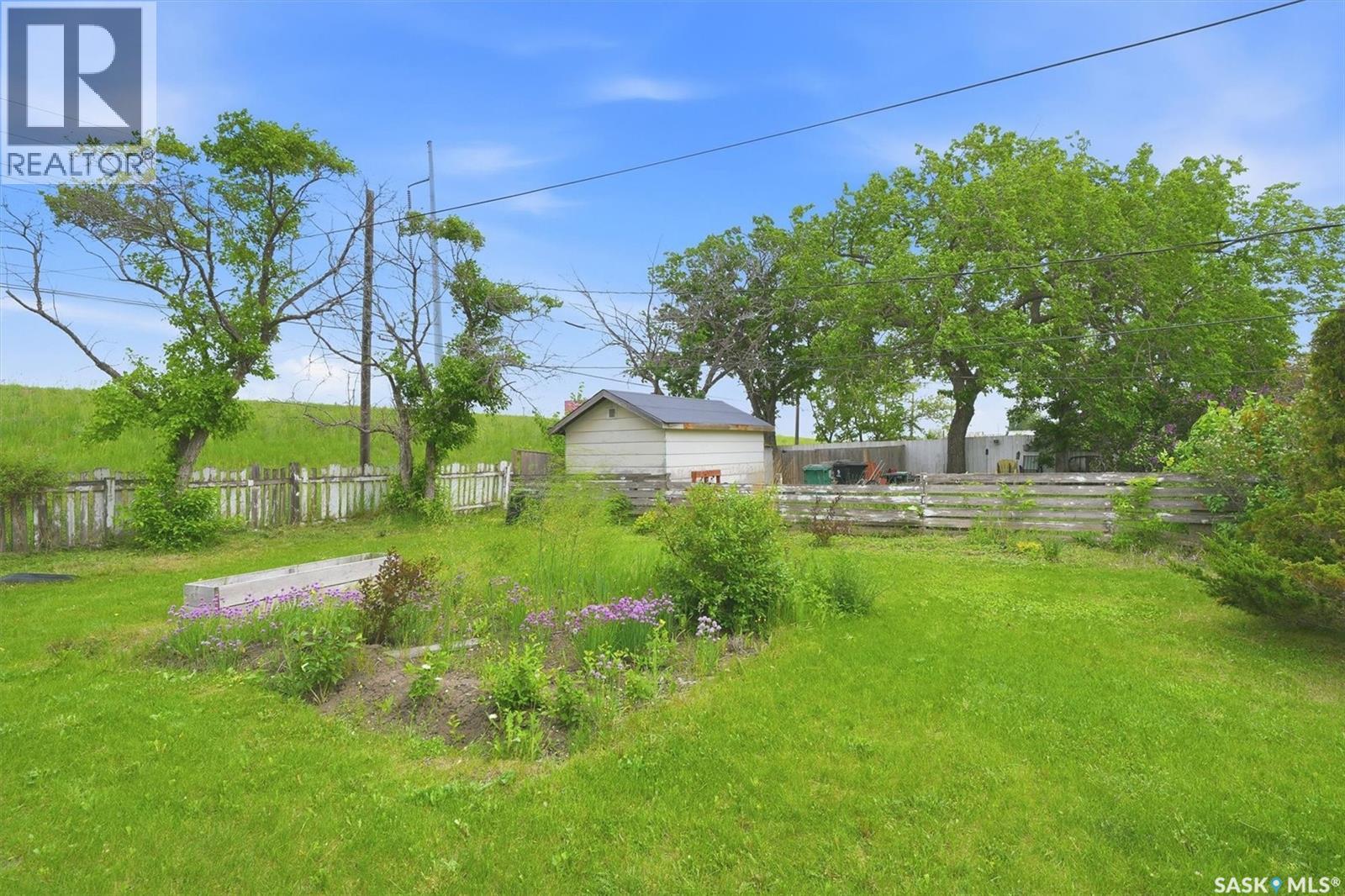 99 Howell AVENUE — photo 38