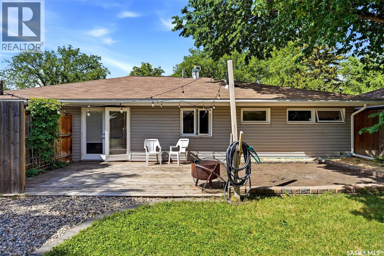 1829 GRANT DRIVE - 34