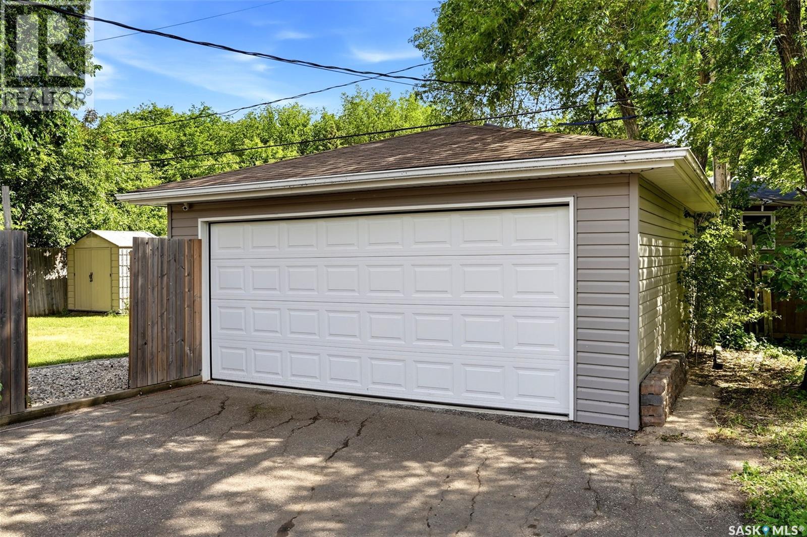 1829 GRANT DRIVE - 36