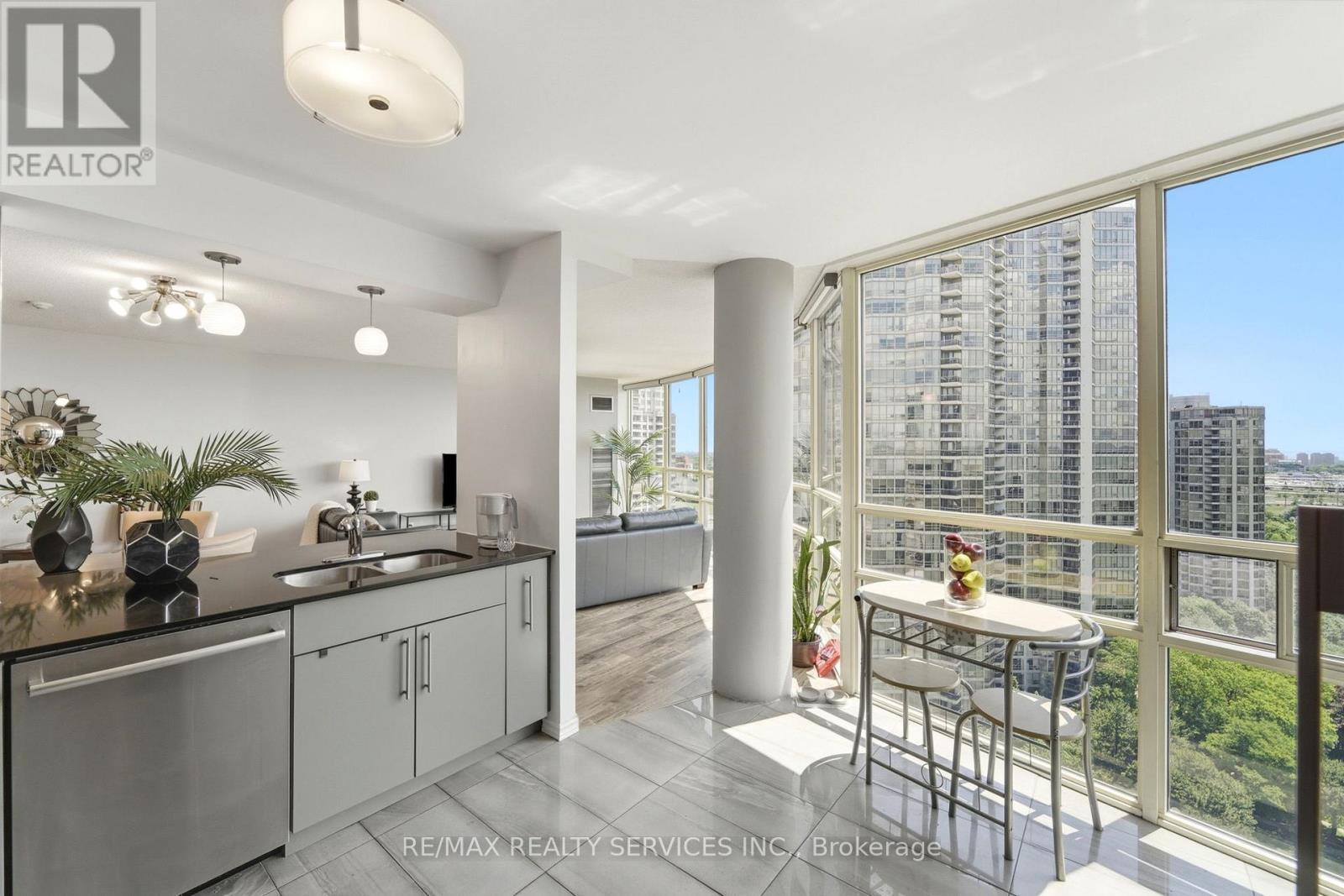 #2007 50 EGLINTON AVENUE W - 18