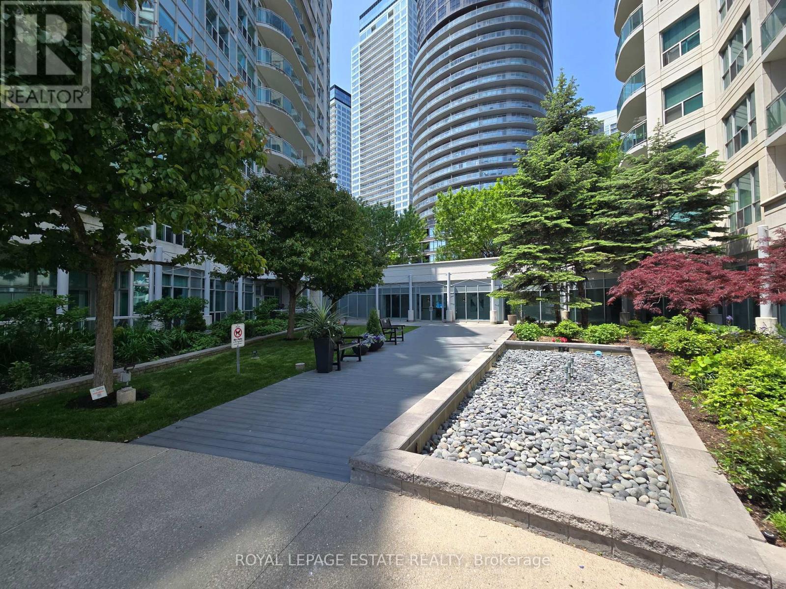 Gardens between towers