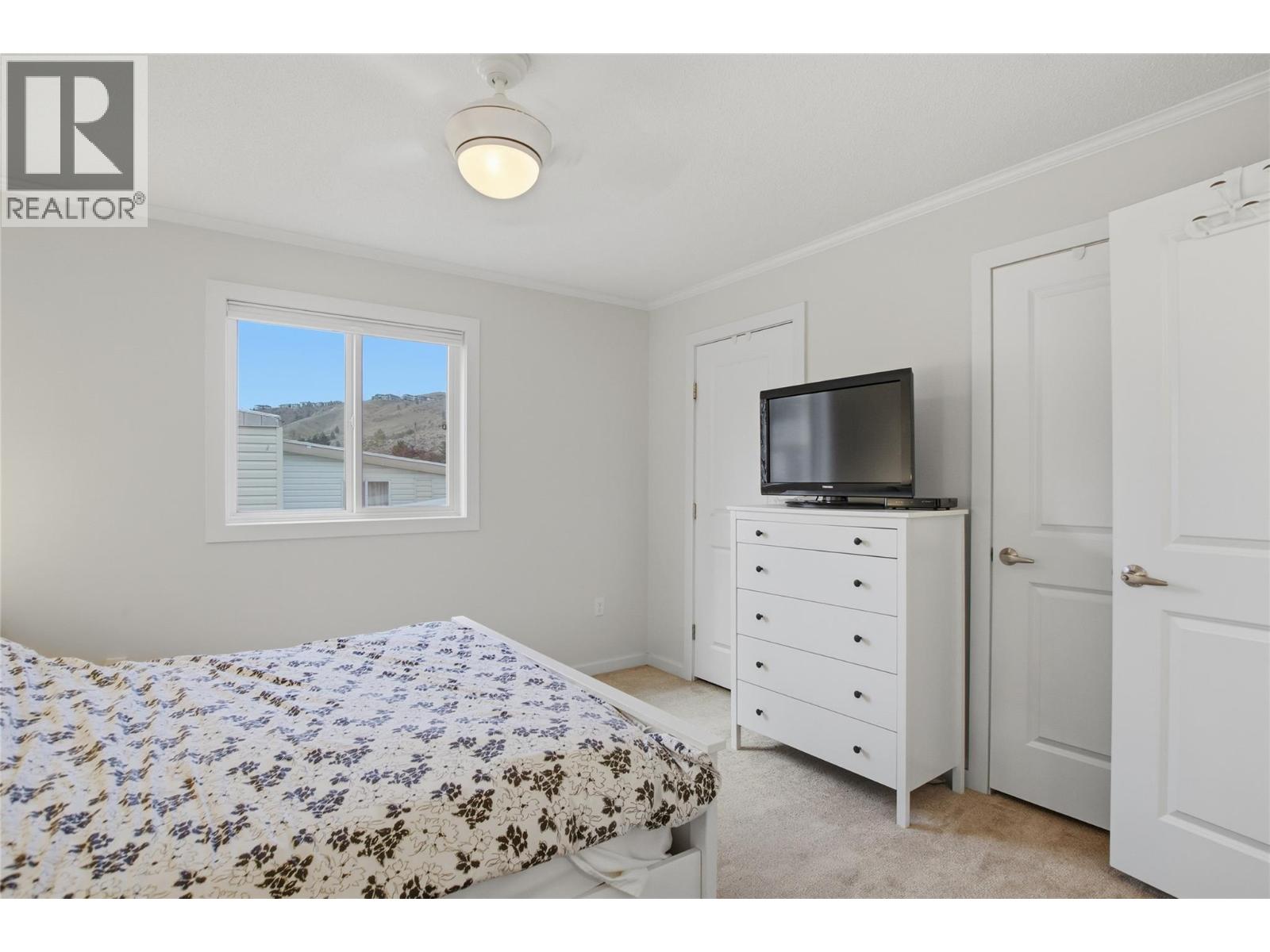 #66 2400 Oakdale Way - Image 16