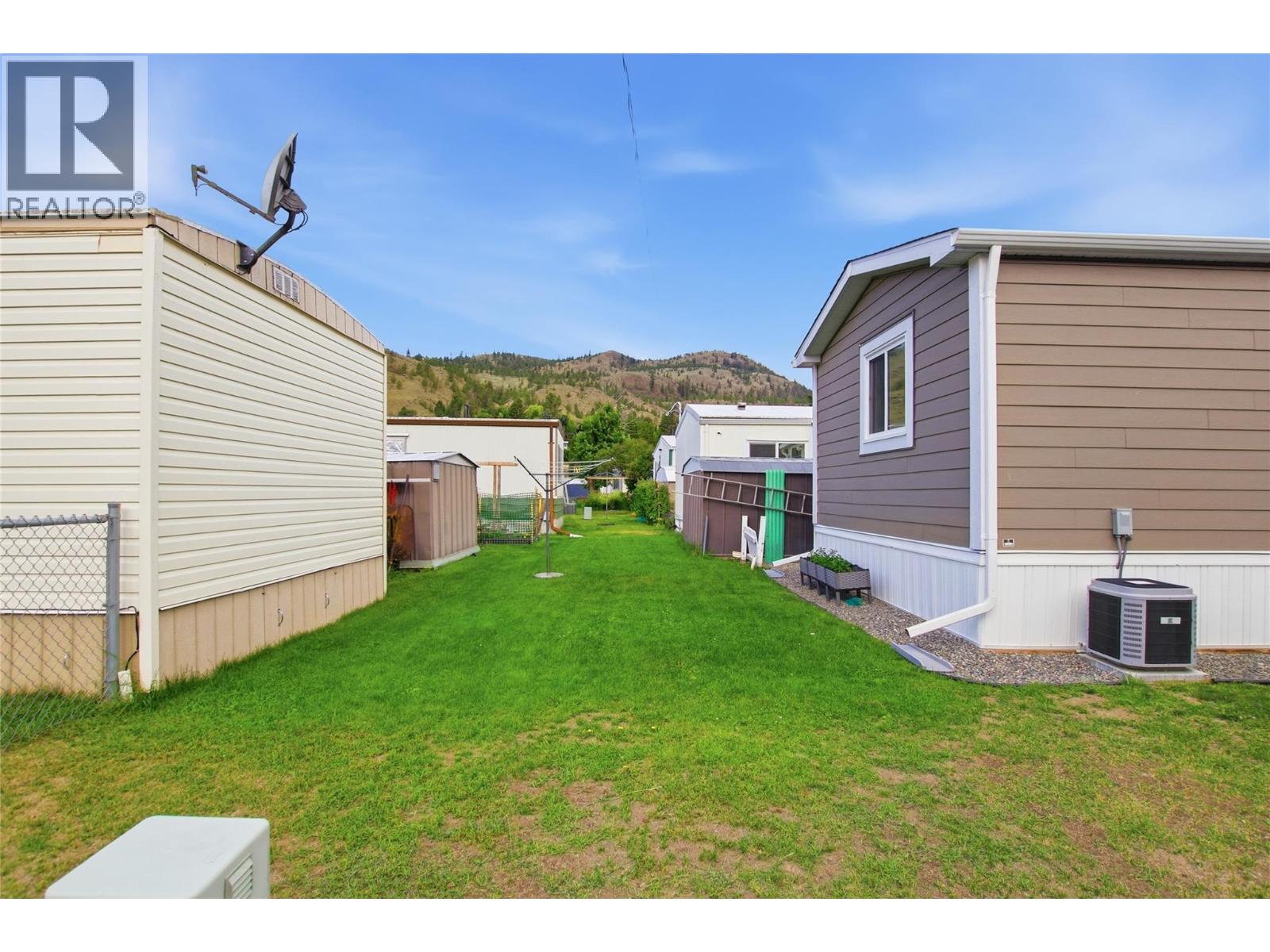 #66 2400 Oakdale Way - Image 7