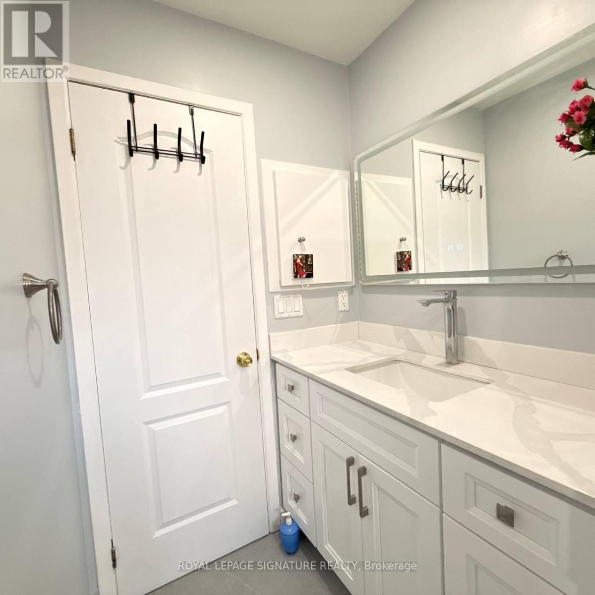 117 ROMFIELD CIRCUIT - 25