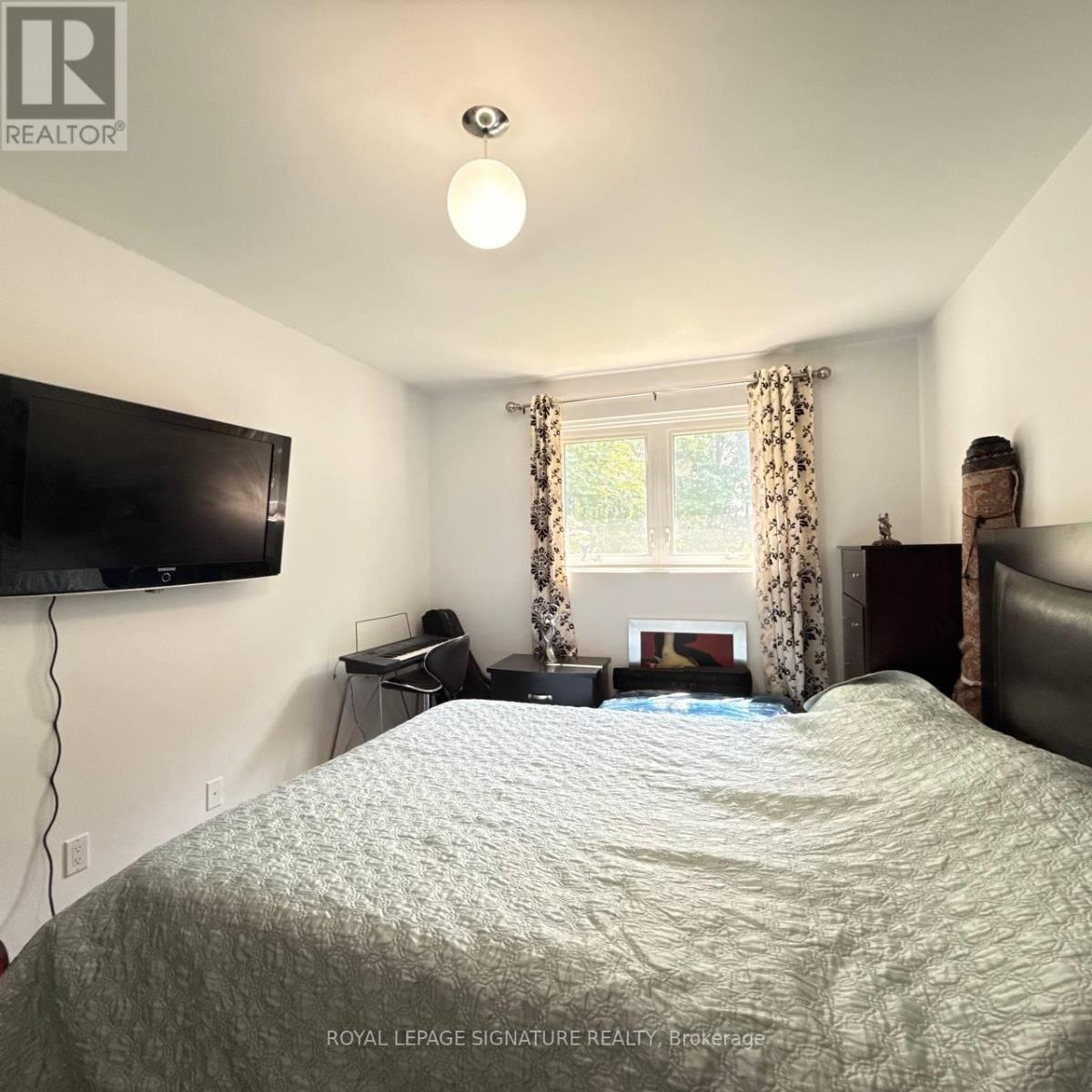 117 ROMFIELD CIRCUIT - 22