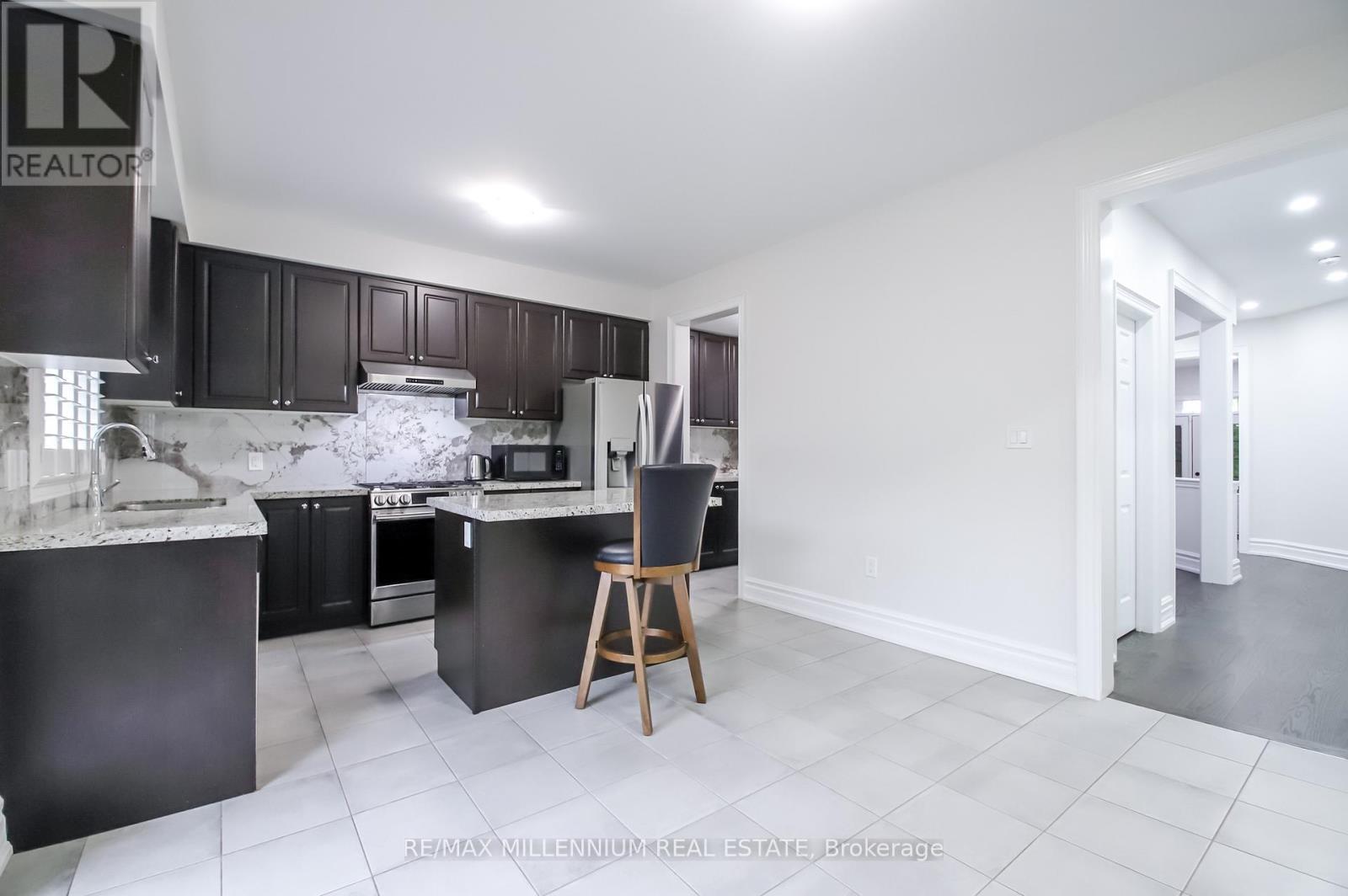 47 DOUGLAS KEMP CRESCENT - 10