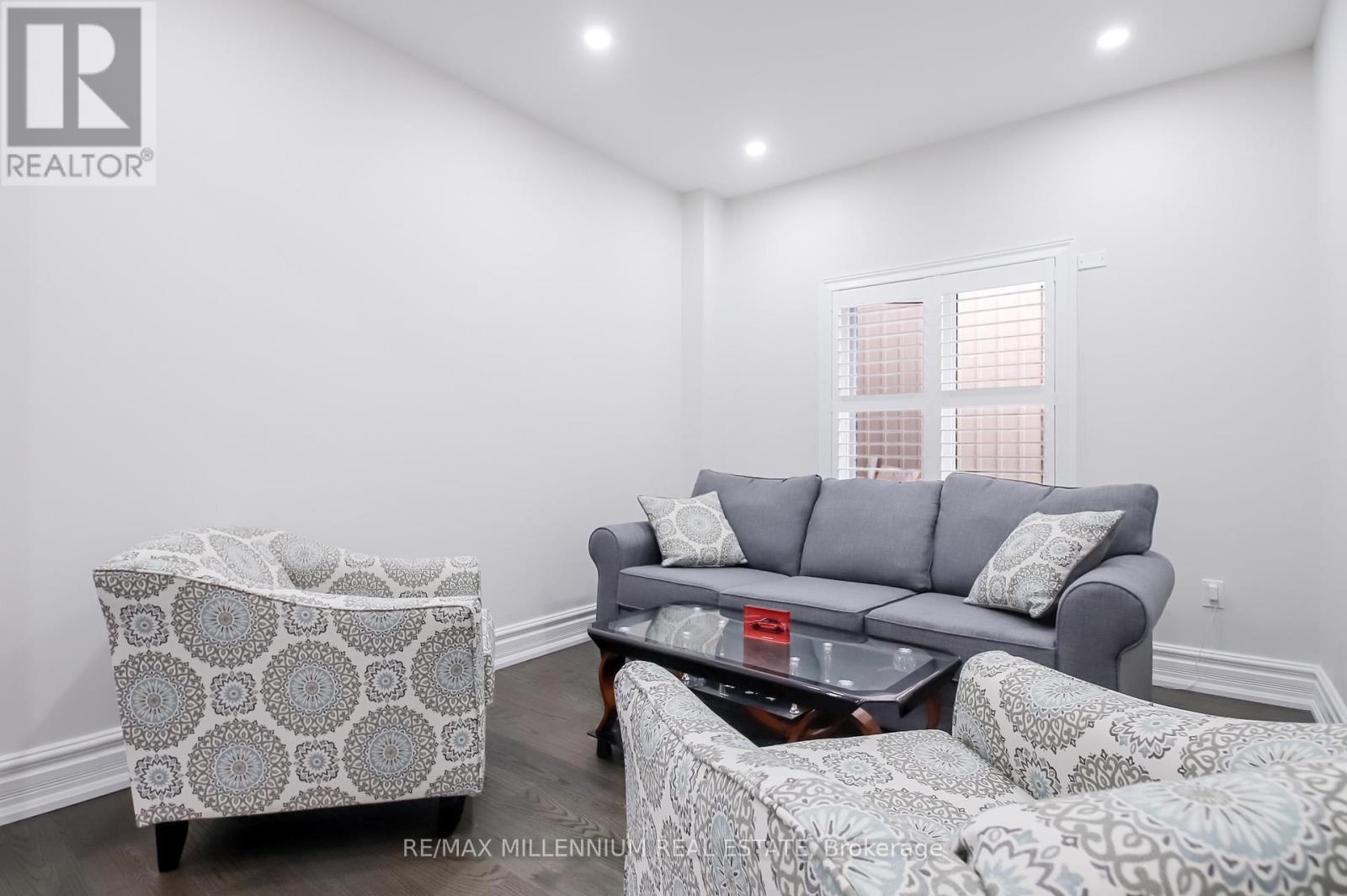 47 DOUGLAS KEMP CRESCENT - 15