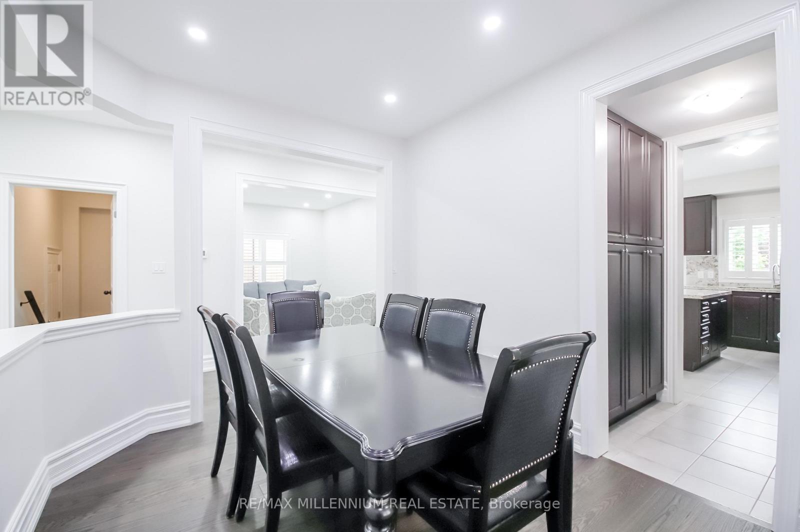 47 DOUGLAS KEMP CRESCENT - 16