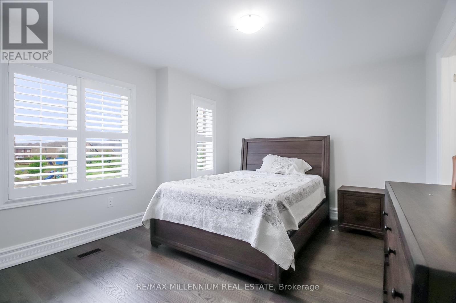 47 DOUGLAS KEMP CRESCENT - 18
