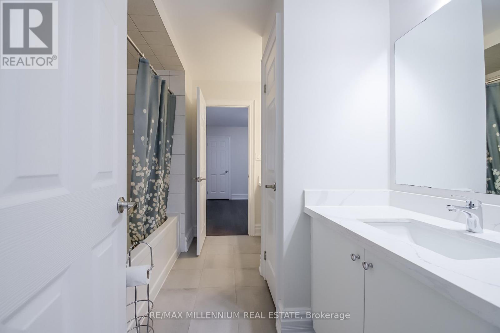 47 DOUGLAS KEMP CRESCENT - 21