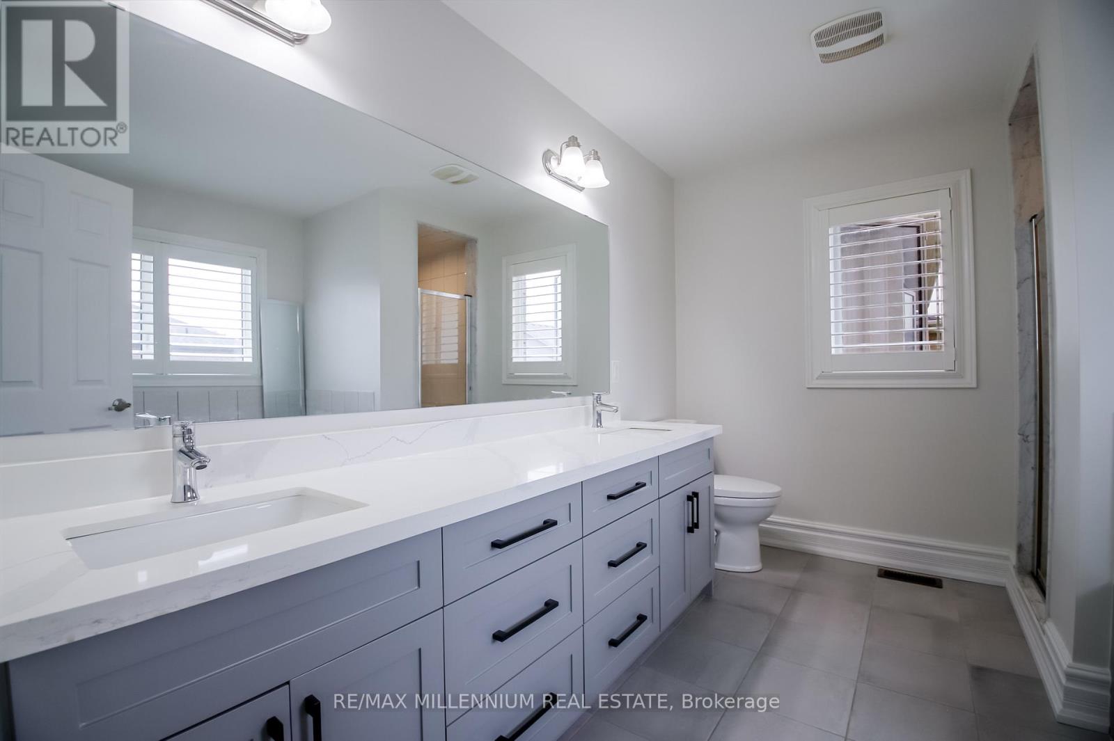47 DOUGLAS KEMP CRESCENT - 33