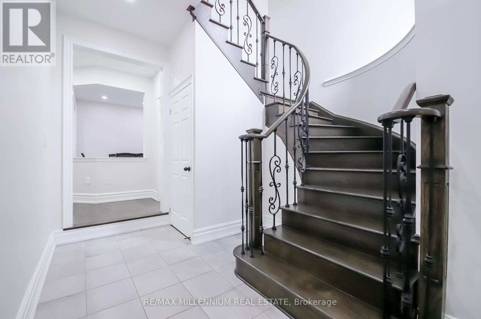 47 DOUGLAS KEMP CRESCENT - 35