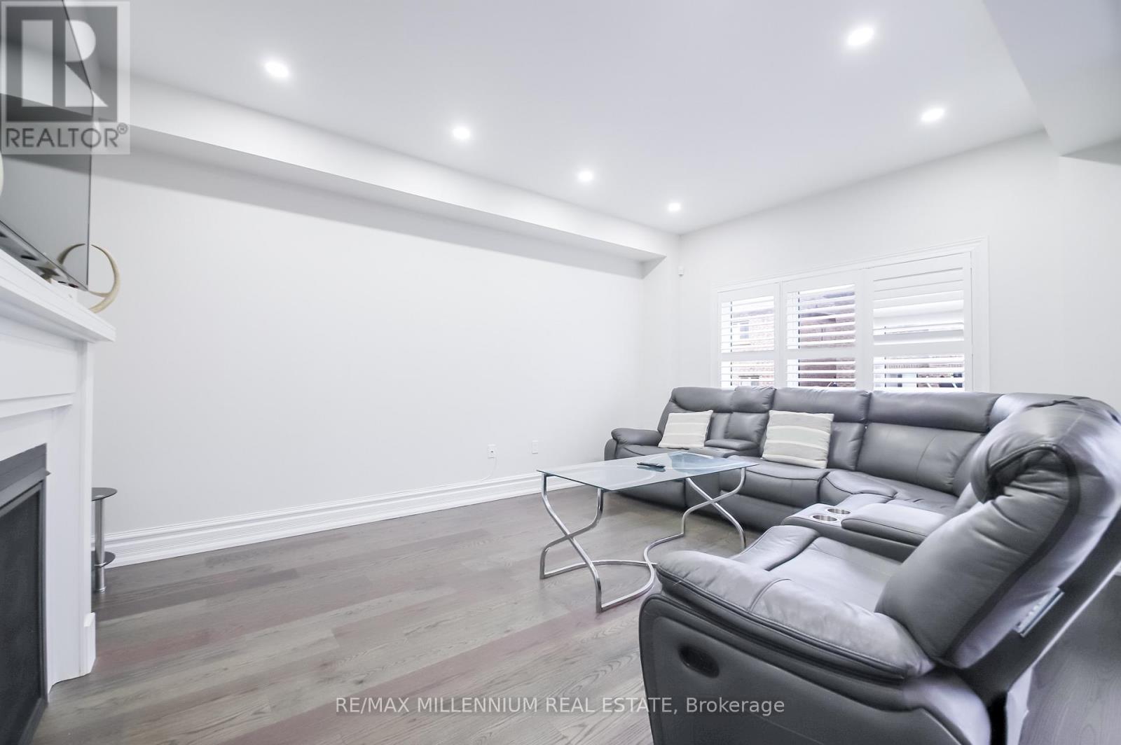 47 DOUGLAS KEMP CRESCENT - 6