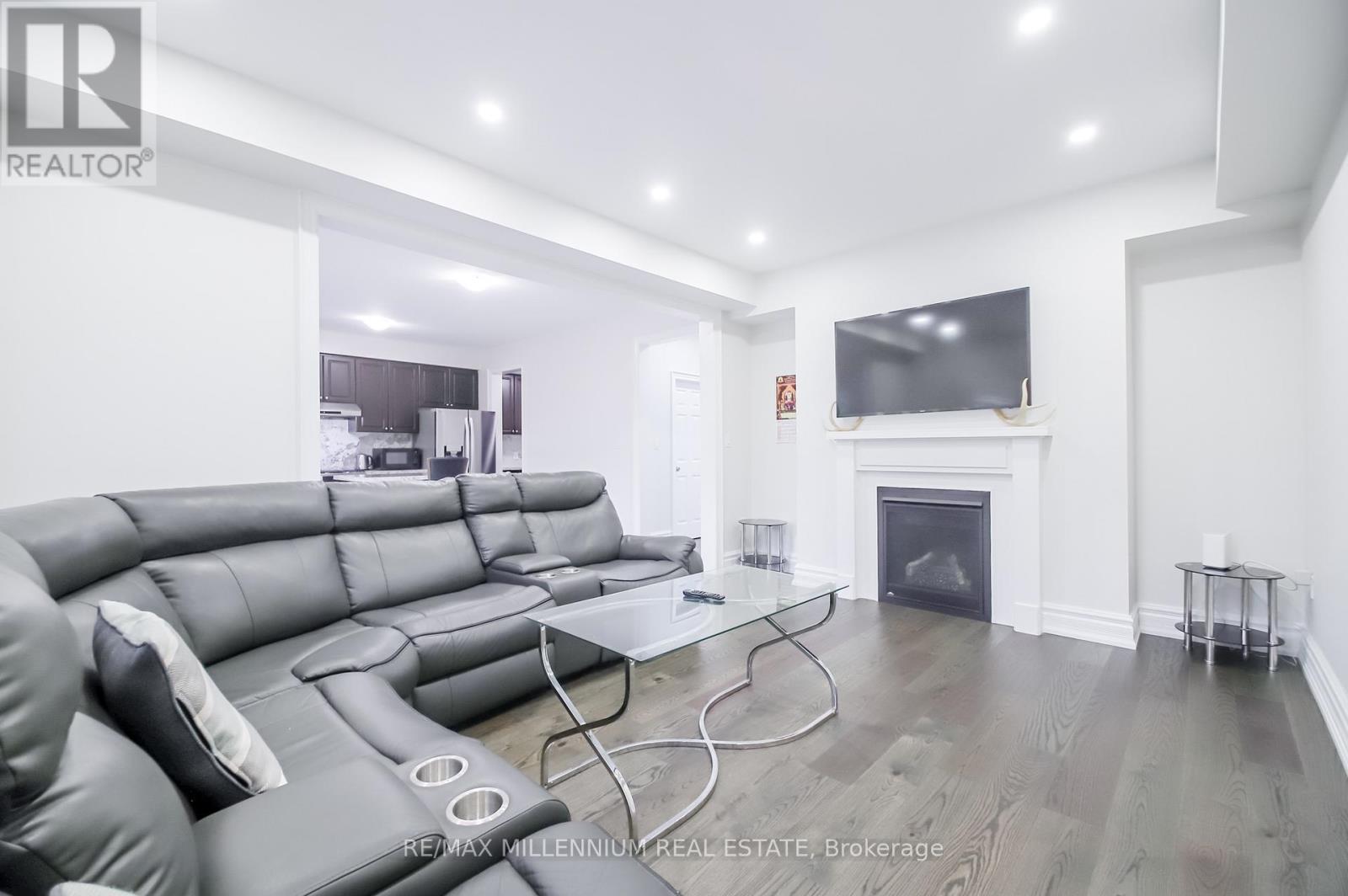 47 DOUGLAS KEMP CRESCENT - 8