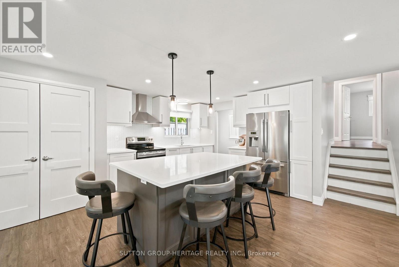 6 LEWIN CRESCENT - 15