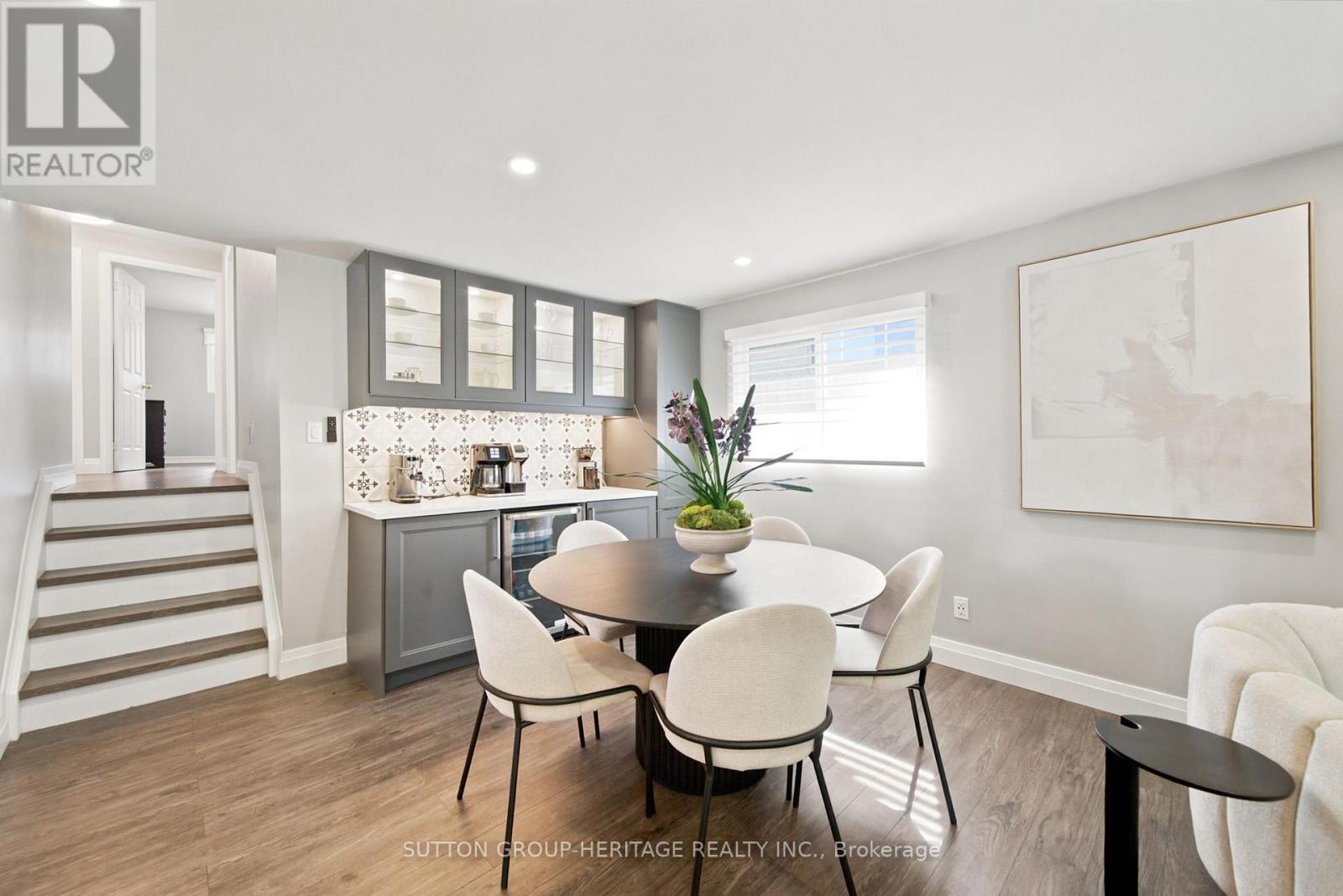 6 LEWIN CRESCENT - 19