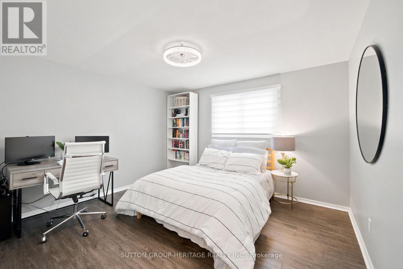 6 LEWIN CRESCENT - 21
