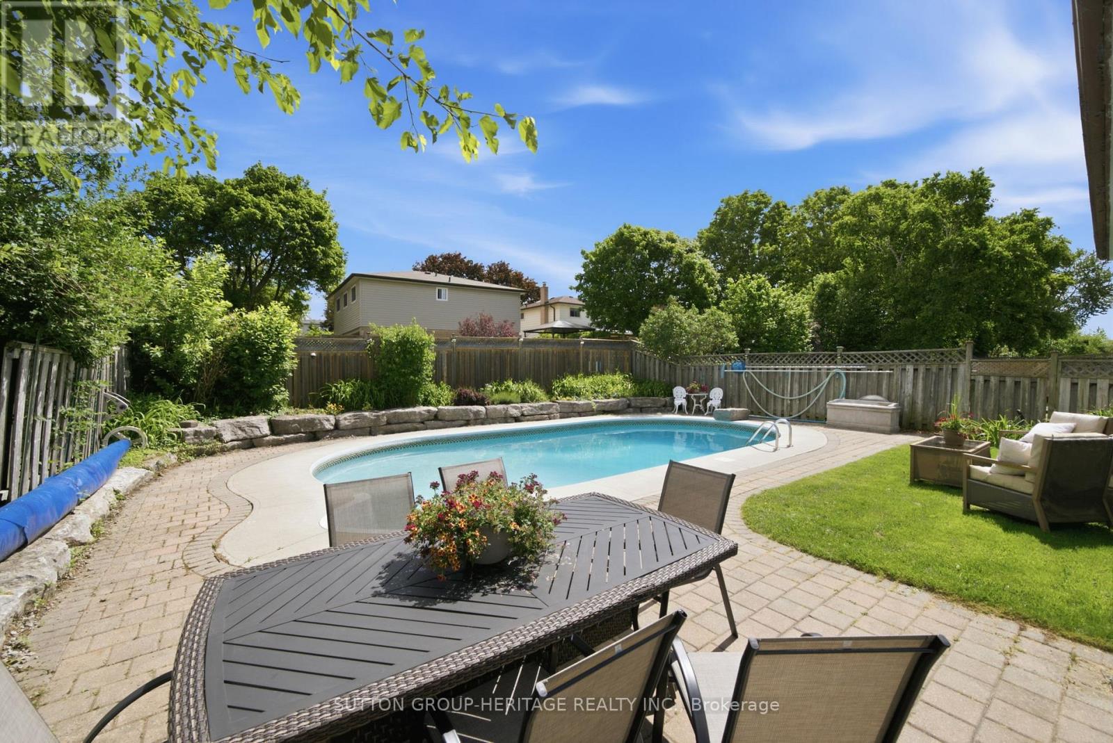 6 LEWIN CRESCENT - 36