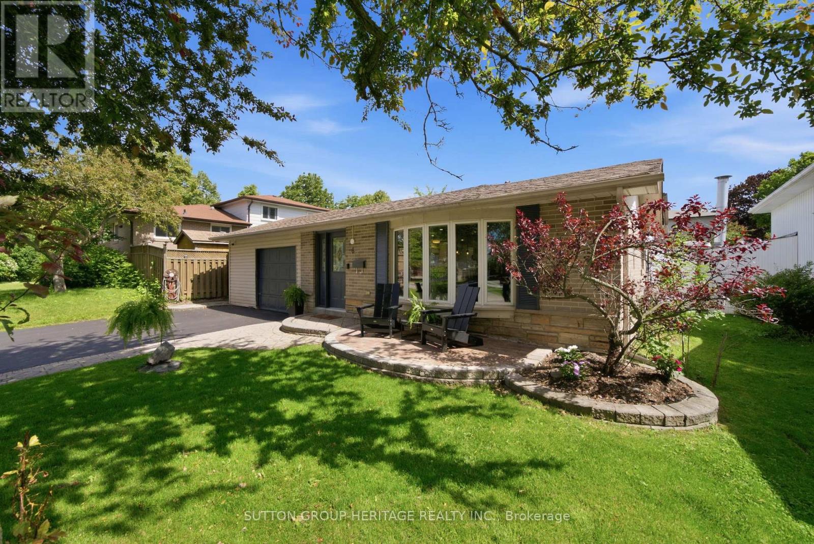 6 LEWIN CRESCENT - 40