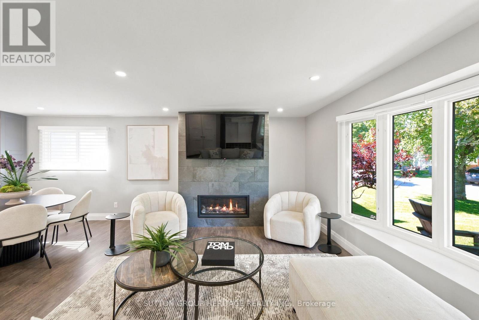 6 LEWIN CRESCENT - 6