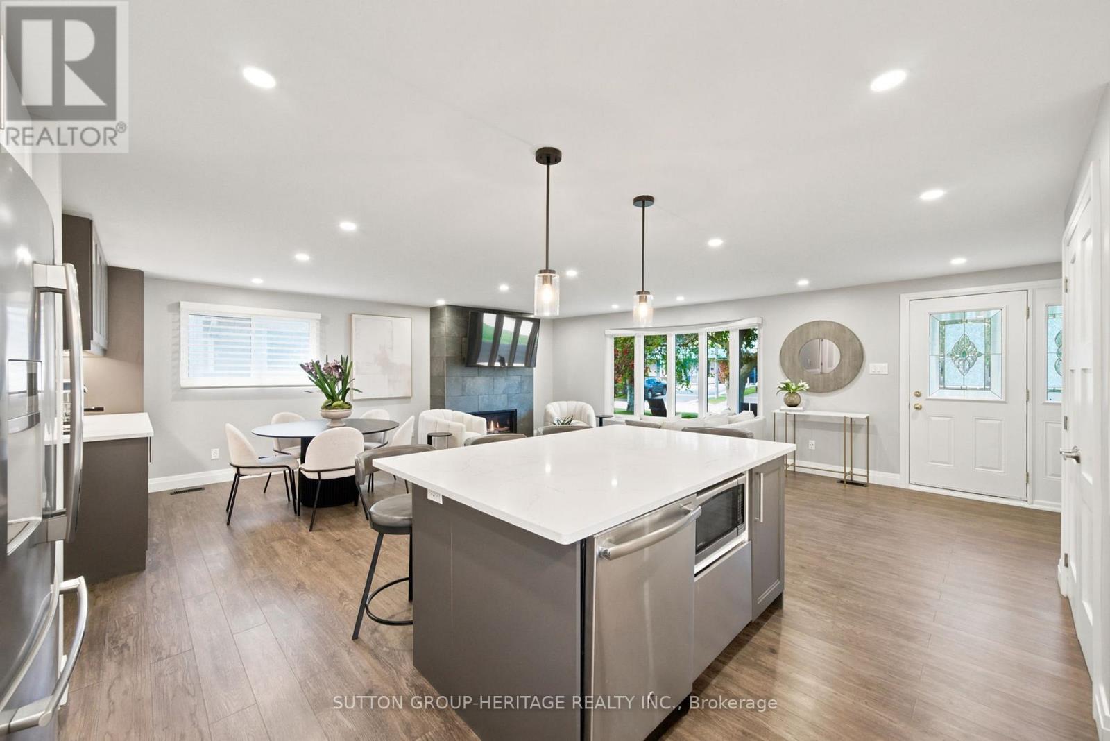 6 LEWIN CRESCENT - 9