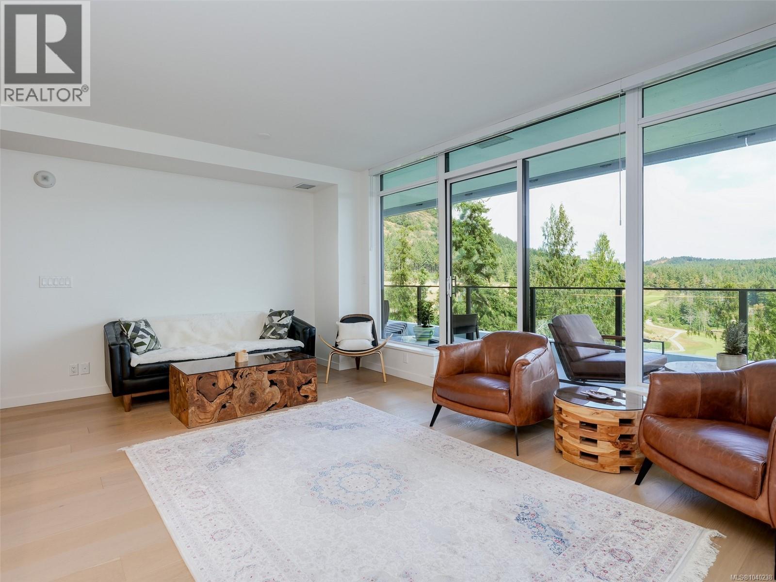 #914 2000 Hannington Rd - 4
