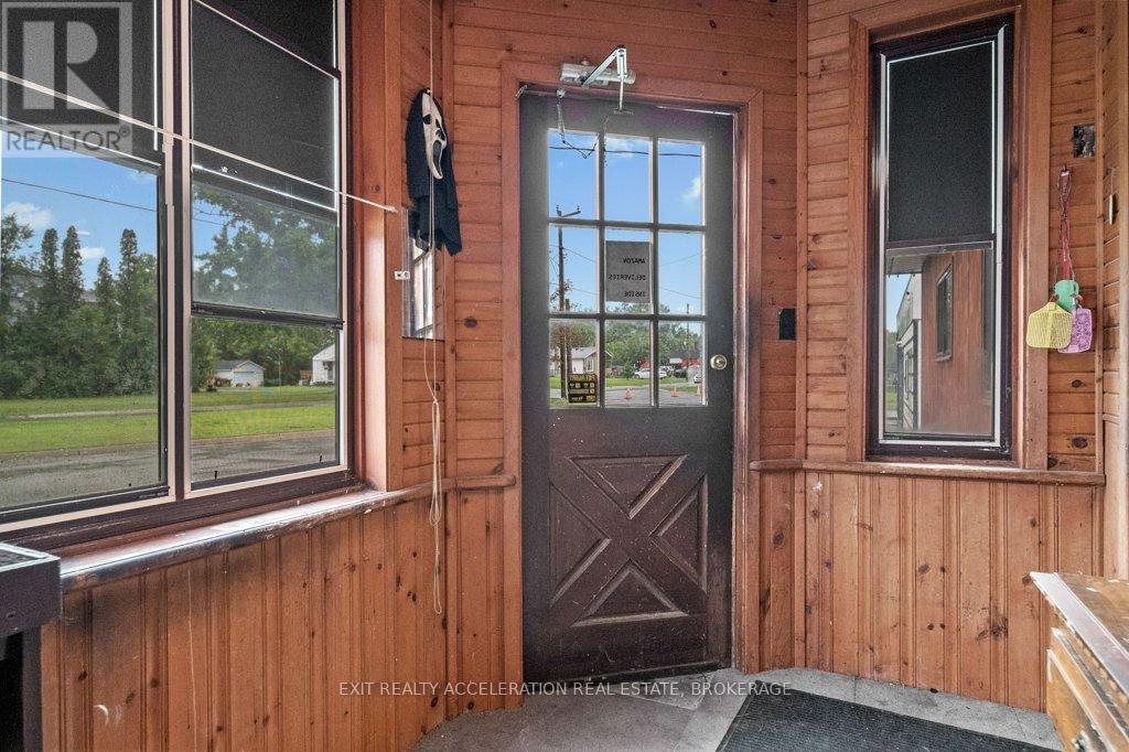 108 DUNDAS STREET - 4
