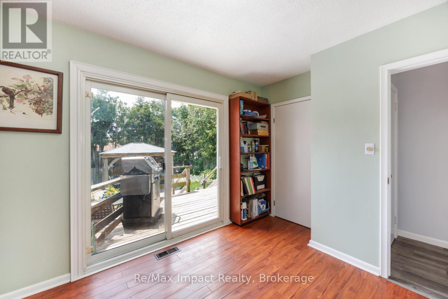44 BROWN STREET - 11