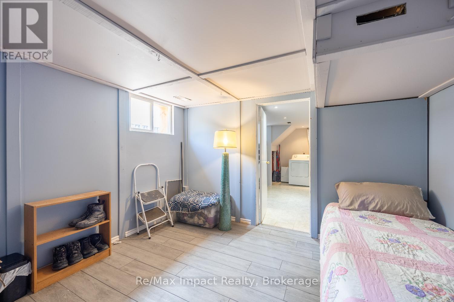 44 BROWN STREET - 23