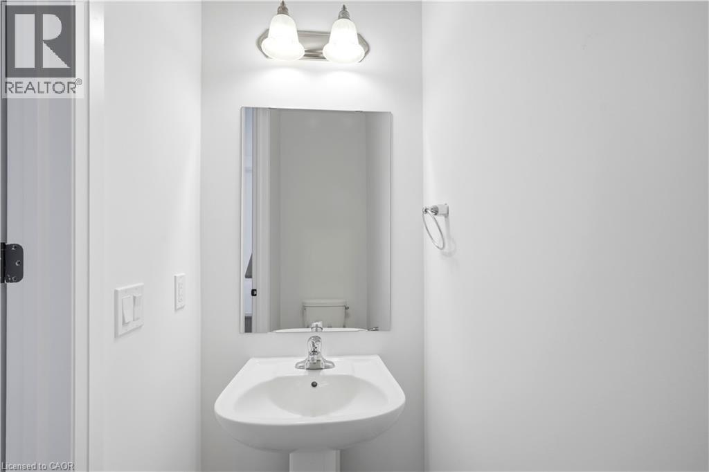 14 HEPBURN Place N - 10