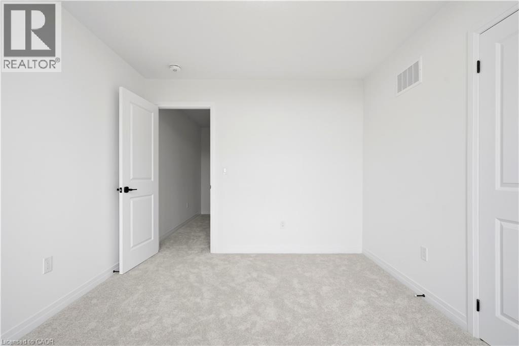 14 HEPBURN Place N - 13