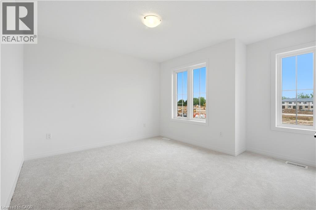 14 HEPBURN Place N - 14