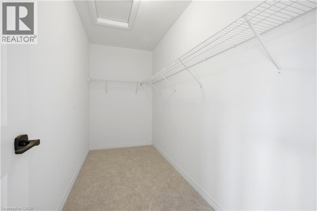 14 HEPBURN Place N - 16