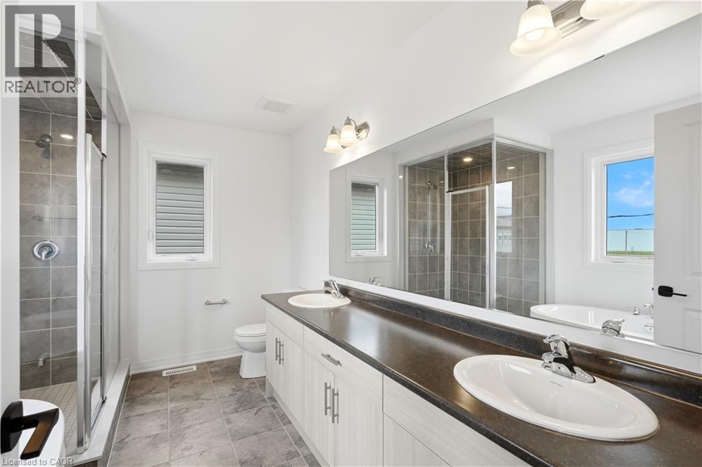 14 HEPBURN Place N - 17