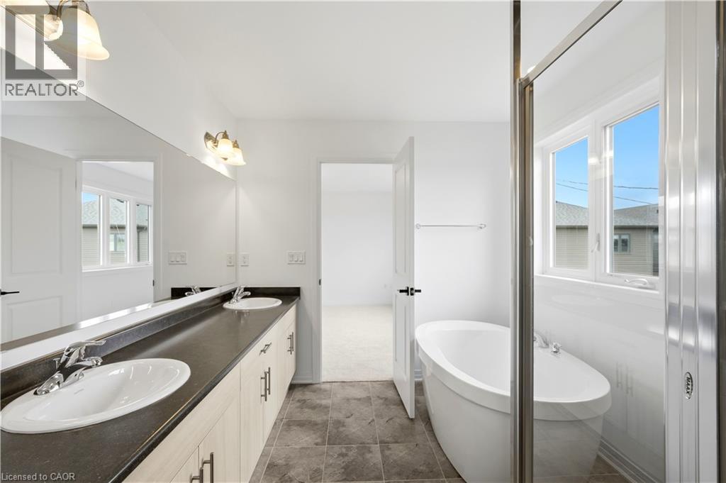 14 HEPBURN Place N - 18