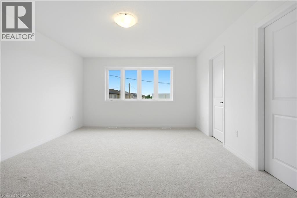 14 HEPBURN Place N - 20