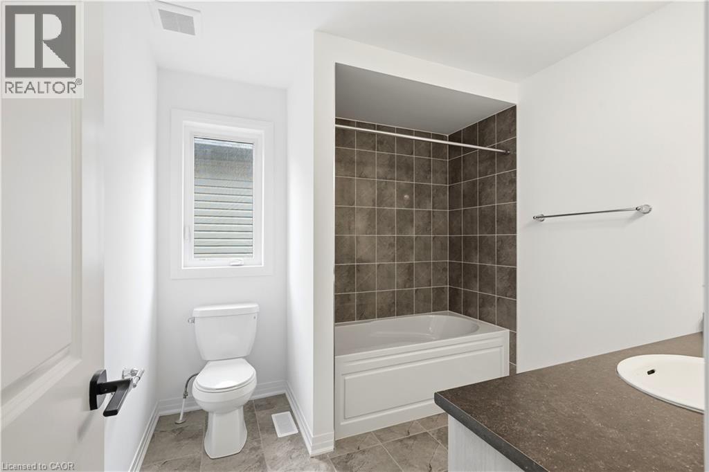 14 HEPBURN Place N - 21