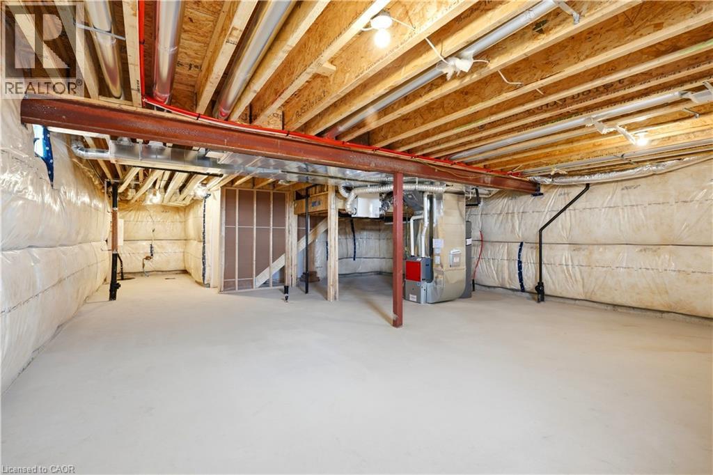 14 HEPBURN Place N - 23