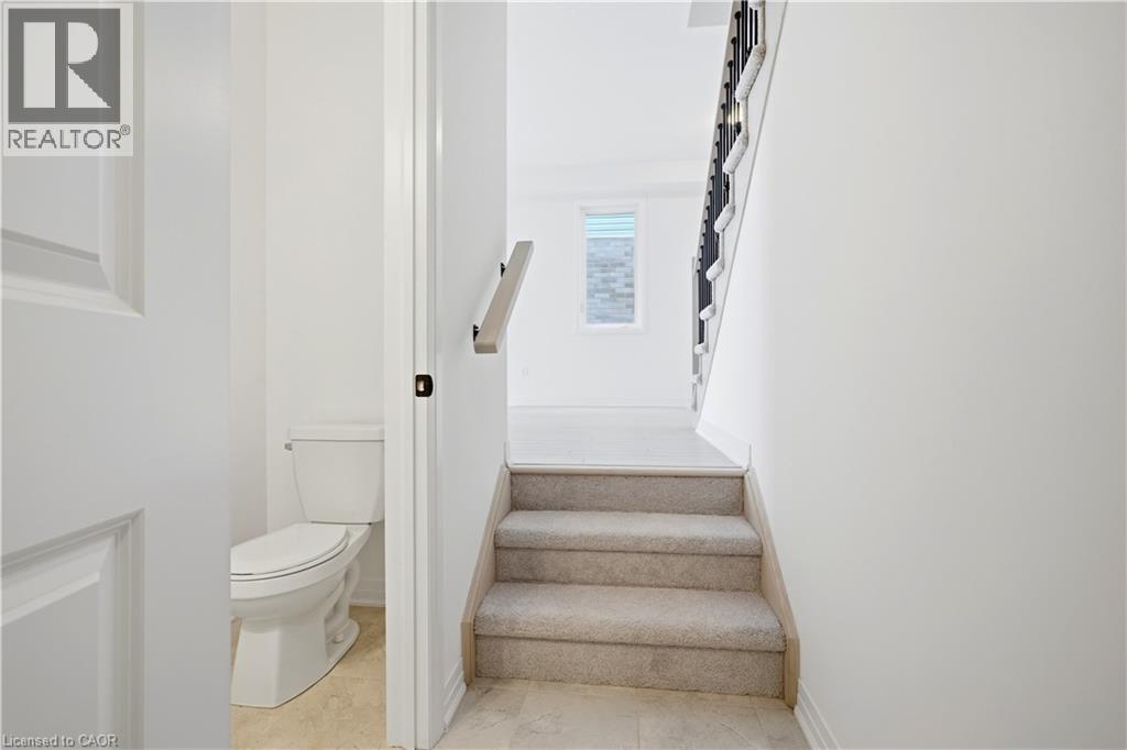 14 HEPBURN Place N - 24