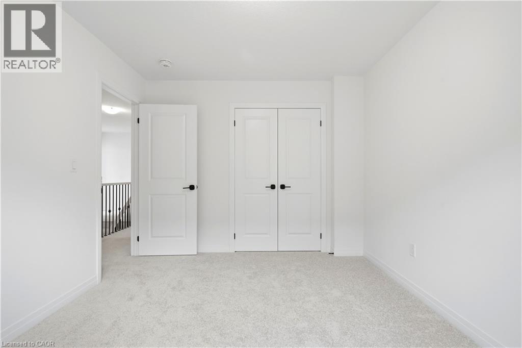 14 HEPBURN Place N - 25