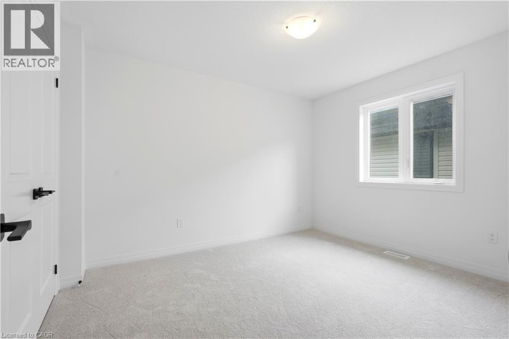 14 HEPBURN Place N - 26