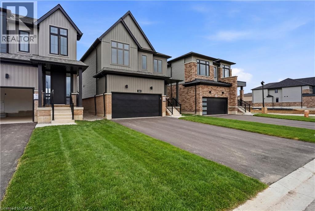 14 HEPBURN Place N - 3