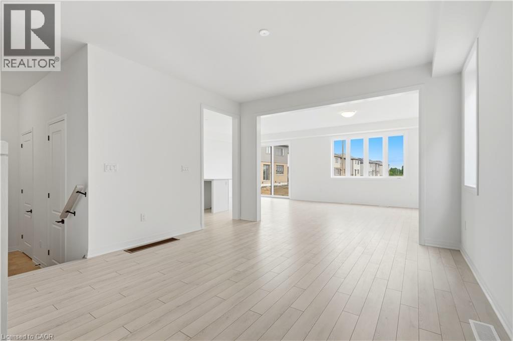 14 HEPBURN Place N - 6