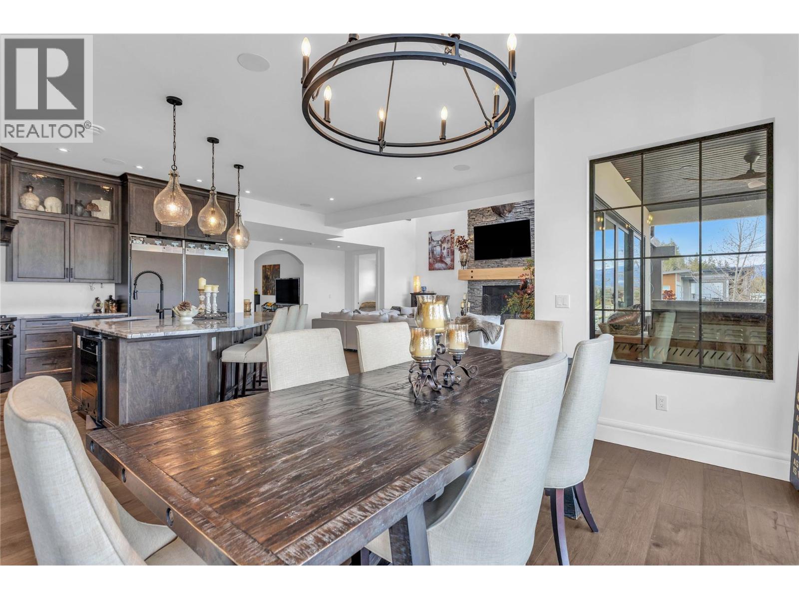164 Sunset Boulevard - 12