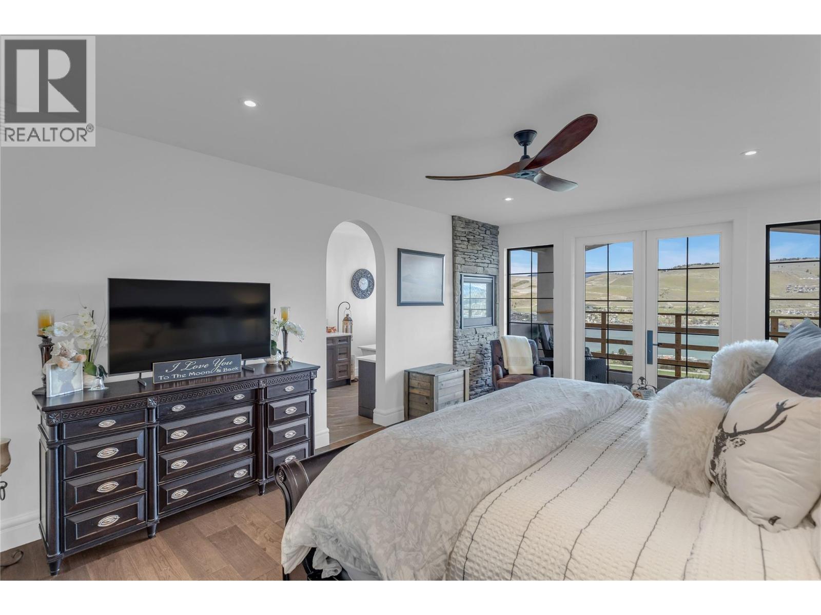 164 Sunset Boulevard - 16