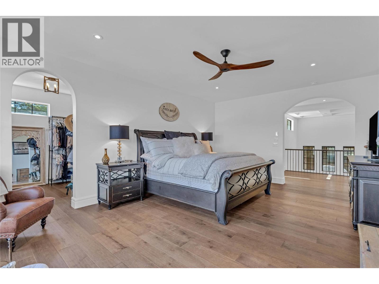 164 Sunset Boulevard - 14