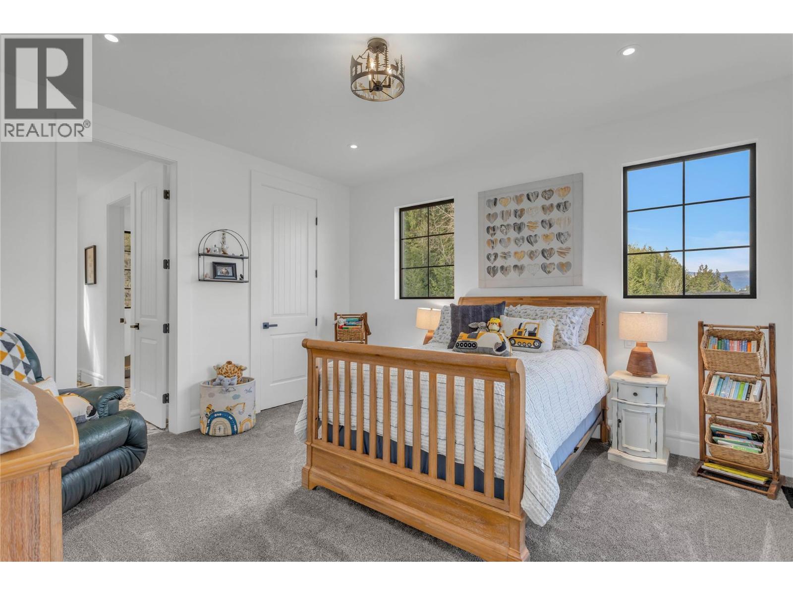 164 Sunset Boulevard - 28