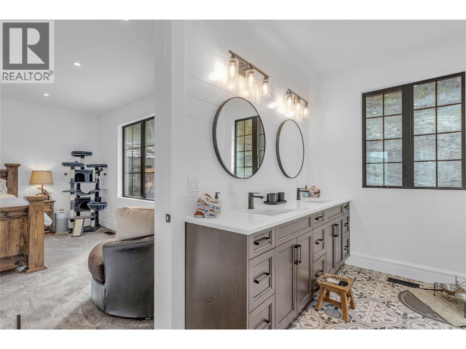 164 Sunset Boulevard - 30
